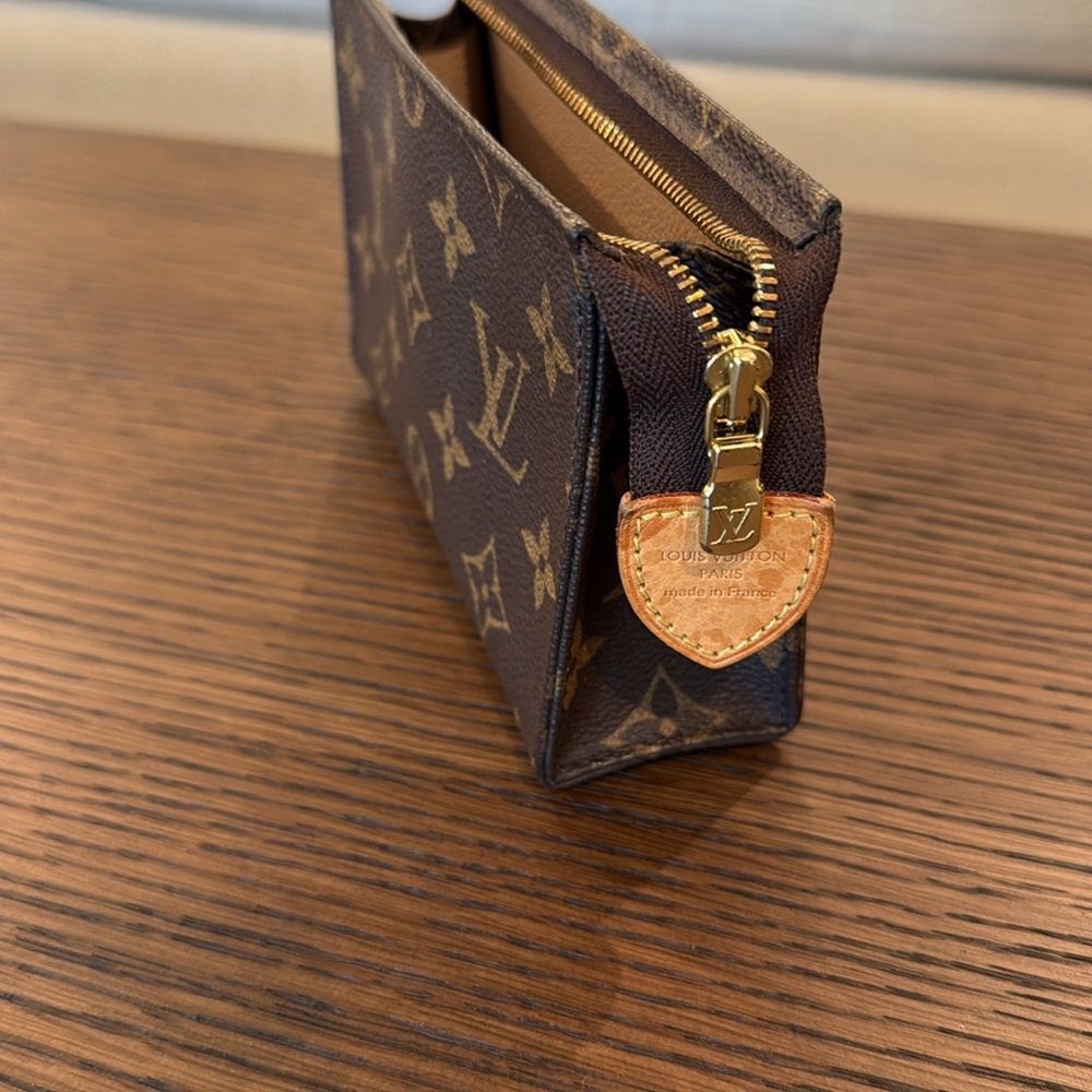 Louis Vuitton Monogram Small Toilet Pouch - Picture 3 of 8